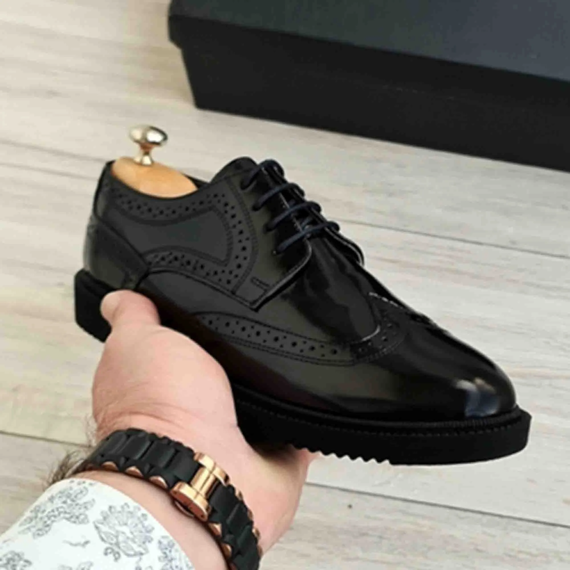 Black Men's Wingtip Leather Derby Dress Shoes