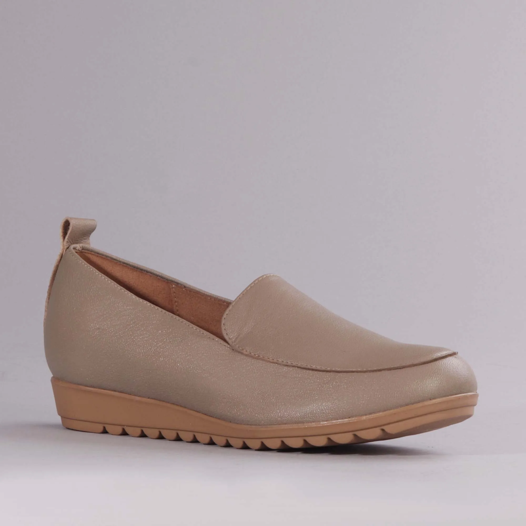 Slip-on Loafer in Fawn - 12529